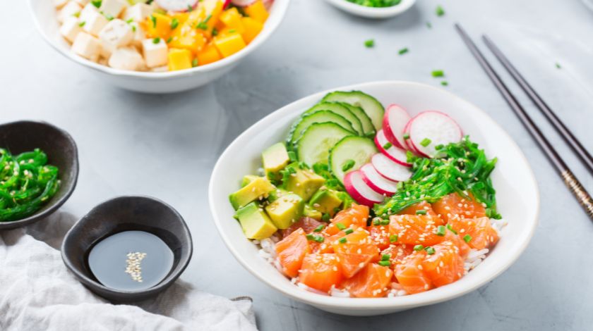 detox-foods-in-white-plates